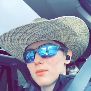 Meet your Posher, Cole